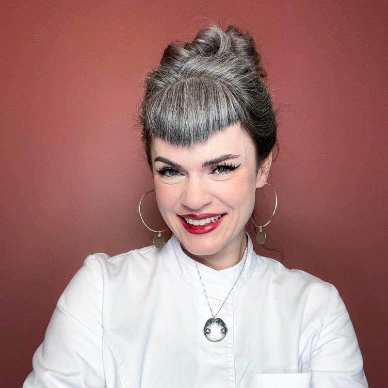 Portrait von Helen Sange