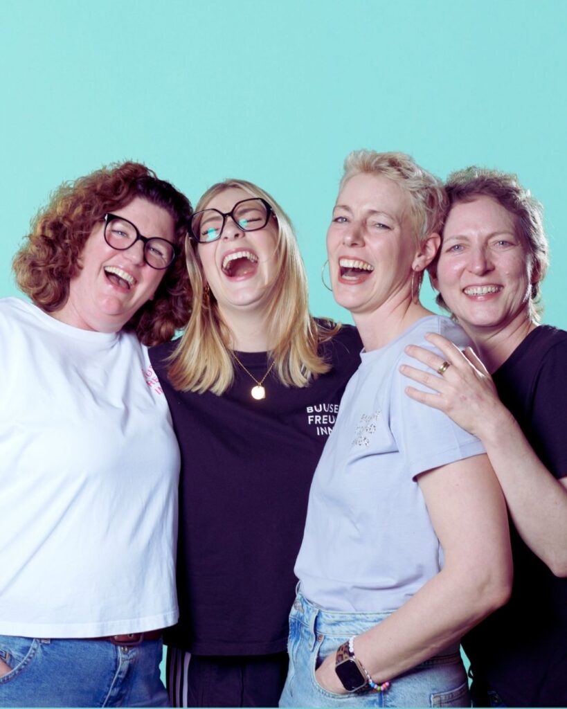 Foto von vier Buusenkollektiv-Mitgliedern